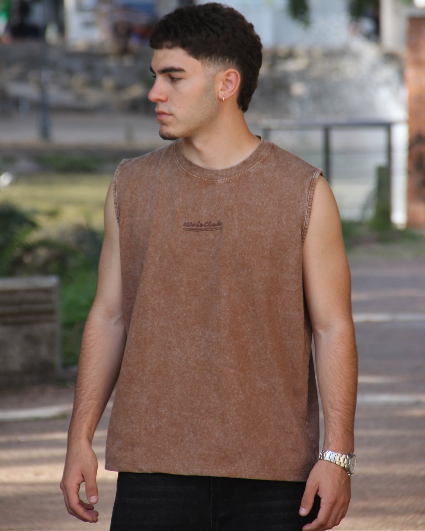 Musculosa brown washed embroidery