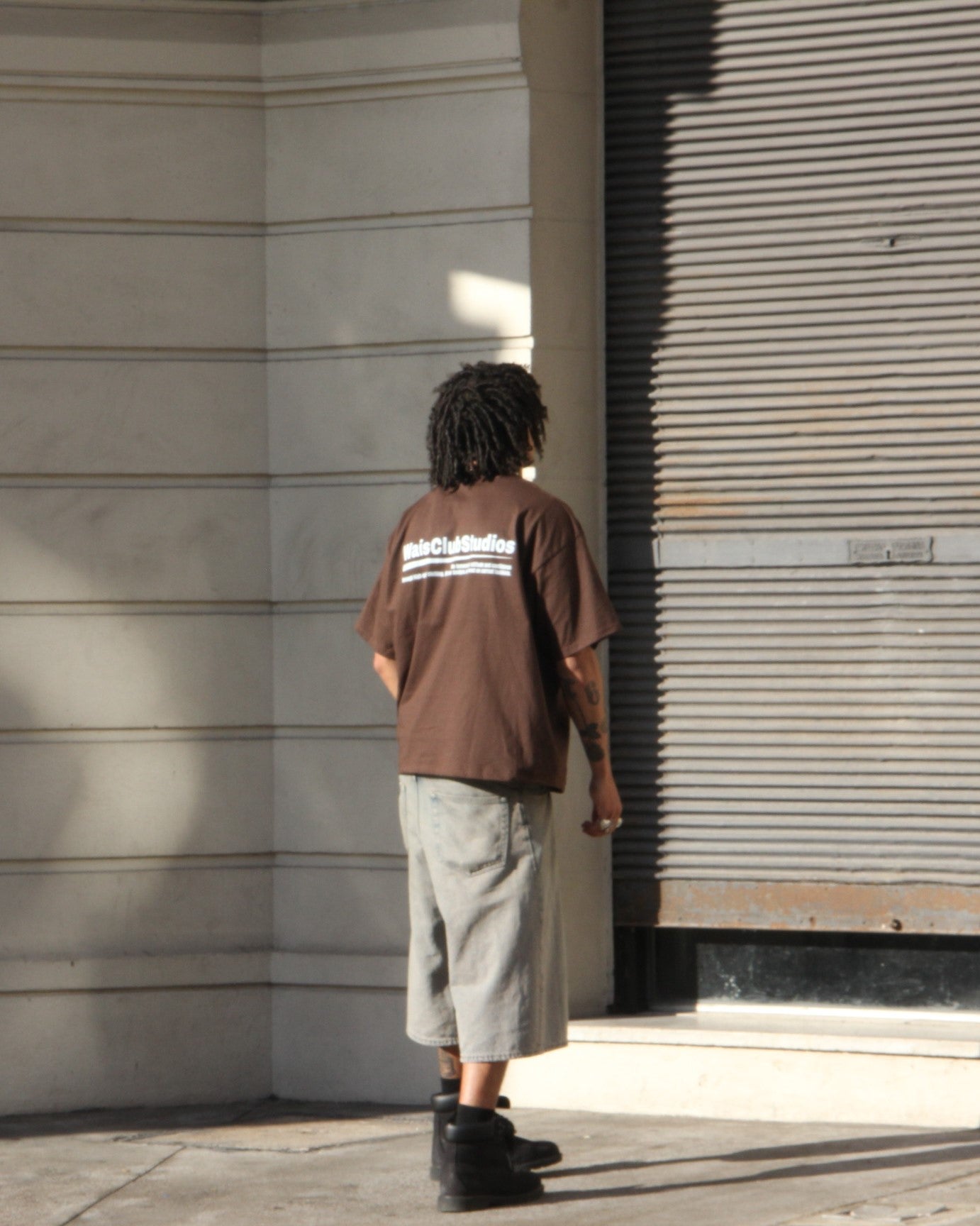 Remera Attitude and Confidence Brown